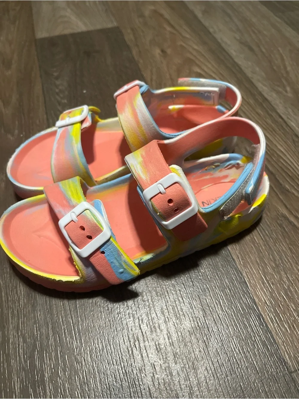 Rockin Kids Coral Multi-Color Buckle Sandals